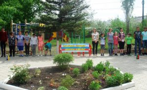 В ГАУ СО КЦСОН Пугачевского района состоялся спортивный праздник «Семейные старты»