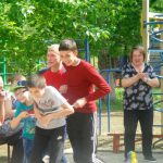 В ГАУ СО КЦСОН Пугачевского района состоялся спортивный праздник «Семейные старты»