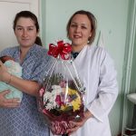 Специалисты КЦСОН Пугачевского района провели традиционную акцию «Поздравление с новорожденным»