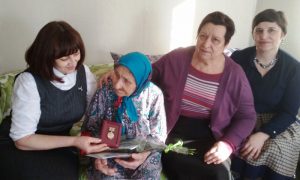 В Пугачевском районе вручены памятные подарки жителям блокадного Ленинграда