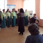 Представители старшего поколения встретились с актером драматического театра