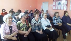 По «старому Николаевску» прогулялись пугачевские пенсионеры