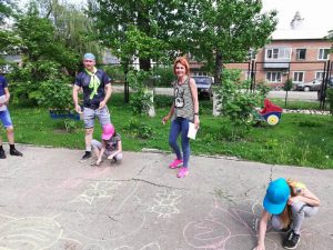 Специалисты центра провели квест-игру для детей с родителей