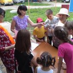 Специалисты центра провели квест-игру для детей с родителей