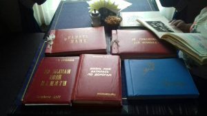 Специалисты центра поздравили выпускников 1959 года селезнихинской школы