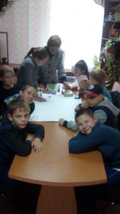 В летнем оздоровительном лагере при КЦСОН Пугачевского района прошел конкурс «Лучшая стенгазета отряда»