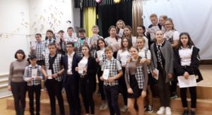 Специалист по реабилитационной работе в социальной сфере КЦСОН Пугачевского района обсудила с подростками проблему ВИЧ-СПИДа