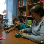 В КЦСОН Пугачевского района сделали елочные игрушки своими руками