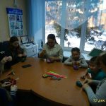 В КЦСОН Пугачевского района сделали елочные игрушки своими руками