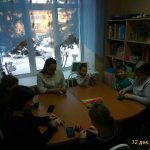 В КЦСОН Пугачевского района сделали елочные игрушки своими руками
