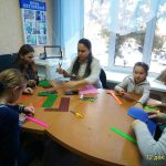 В КЦСОН Пугачевского района сделали елочные игрушки своими руками