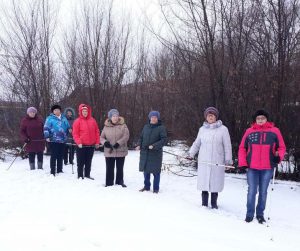 Граждане пожилого возраста из Пугачева отдают предпочтение скандинавской ходьбе