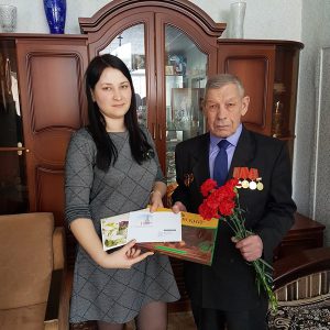 Труженика тыла из Пугачева поздравили с 90-летним юбилеем