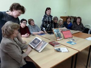 В КЦСОН Пугачевского района члены клуба «Старость в радость» стали участниками викторины