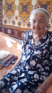 Сотрудники Комплексного центра социального обслуживания населения Пугачевского района поздравили с 90-летием труженицу тыла