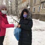 Получателей услуг поздравили с Днем матери
