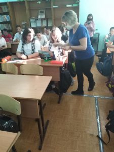 Специалисты ГАУ СО КЦСОН Пугачевского района провели в общеобразовательных учреждениях тематическое мероприятие «Я – часть общества»