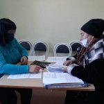 В ГАУ СО КЦСОН Пугачевского района продолжается прием заявлений на новогодние подарки