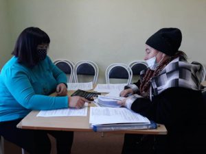 В ГАУ СО КЦСОН Пугачевского района продолжается прием заявлений на новогодние подарки