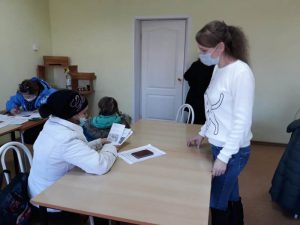 В ГАУ СО КЦСОН Пугачевского района продолжается прием заявлений на новогодние подарки
