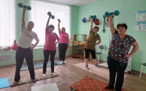 В КЦСОН Пугачевского района прошла силовая тренировка, посвященная Всемирному дню здоровья