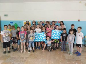 Пугачевские школьники приняли участие в празднике ко Дню России