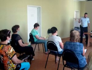 Слушатели «Университета третьего возраста» КЦСОН Пугачевского район встретились с участковым уполномоченным полиции