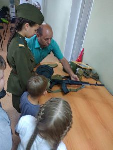 Ветераны общественной организации познакомились с детьми, состоящими на обслуживании в КЦСОН Пугачевского района