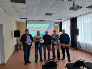 В ГАУ СО КЦСОН Пугачевского района поздравили мужчин с праздником