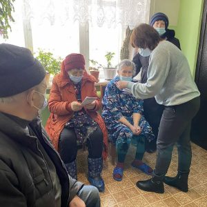 Специалисты знакомили потенциальных получателей социальных услуг с деятельностью КЦСОН Пугачевского района