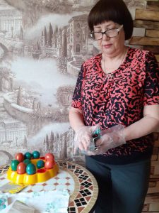 Клуб «Старость в радость» провел челлендж «Русская Пасха»