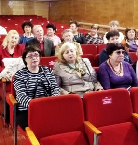 Члены клуба «Старость в радость» побывали на концерте ансамбля «Донбасс»