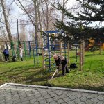 В КЦСОН Пугачевского района привели в порядок территорию после окончания зимнего периода