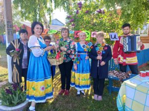В праздничных мероприятиях активное участие принимают социальные работники КЦСОН Пугачевского района