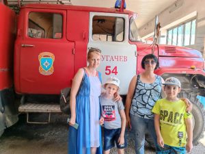 Дети, состоящие на обслуживании в КЦСОН Пугачевского района, побывали на экскурсии в пожарной части