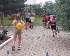 В КЦСОН Пугачевского района прошла спортивно-игровая программа «Сказочные эстафеты»