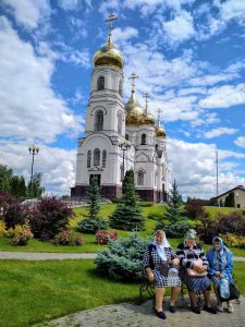 Группа пожилых жителей с. Бобровка совершила паломнический тур в Иоанновский монастырь