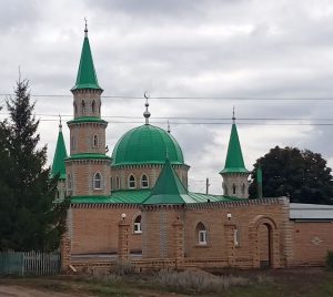 Получатели социальных услуг КЦСОН Пугачевского района посетили мечеть в поселке Знаменский Ивантеевского района