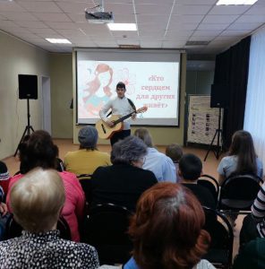 Социальные партнеры Пугачевского КЦСОНа поздравили обслуживаемых с международным Днем матери