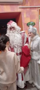 Сотрудники КЦСОН Пугачевского района поздравляют получателей социальных услуг на дому