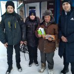 Социальные работники КЦСОН Пугачевского района поздравляют мужчин с Днем защитника Отечества