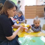Весеннее настроение детям дарят сотрудники центра соцобслуживания